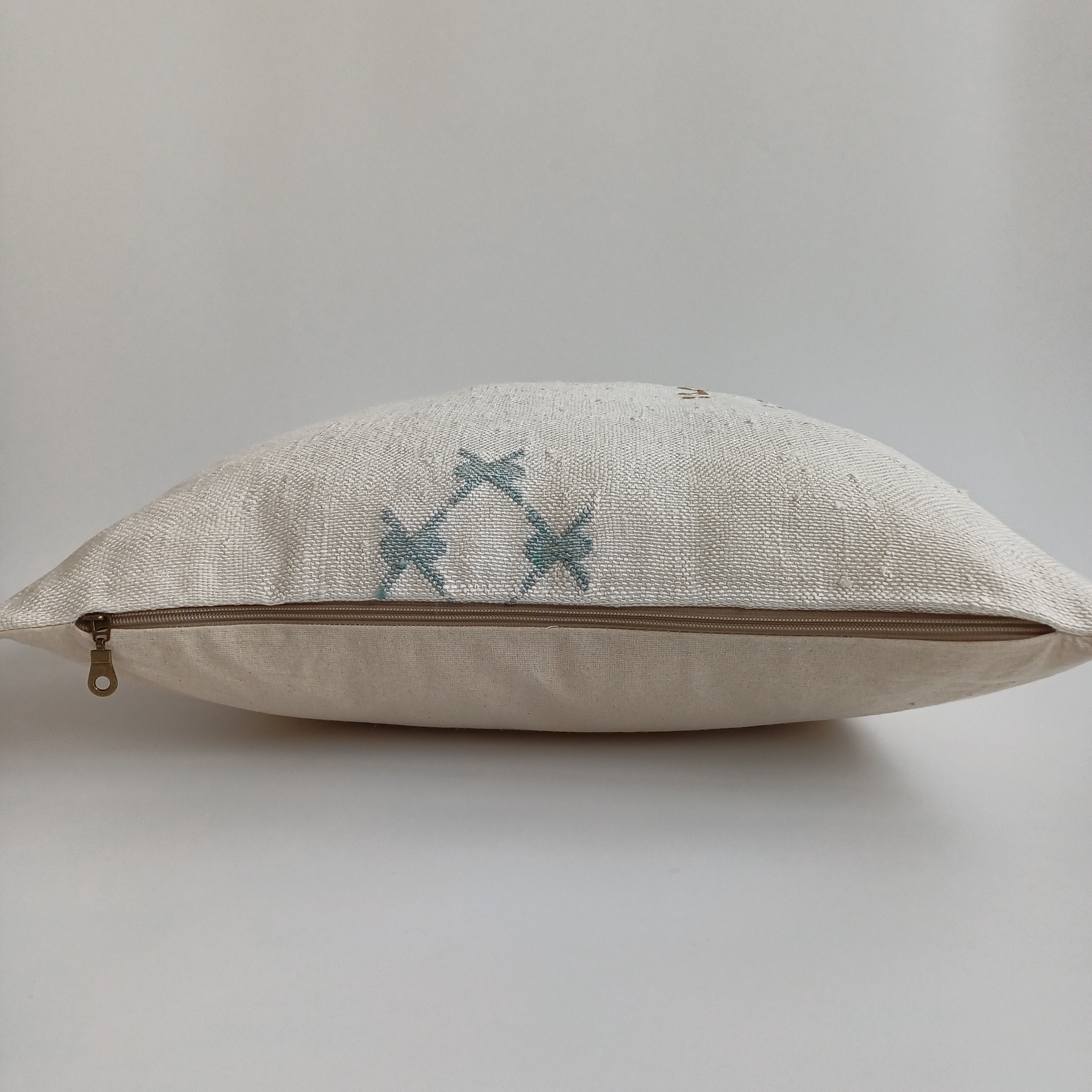 Moroccan Handmade Cream White Cactus Silk Cushion Cover 20''x20'' / 50x50 CM