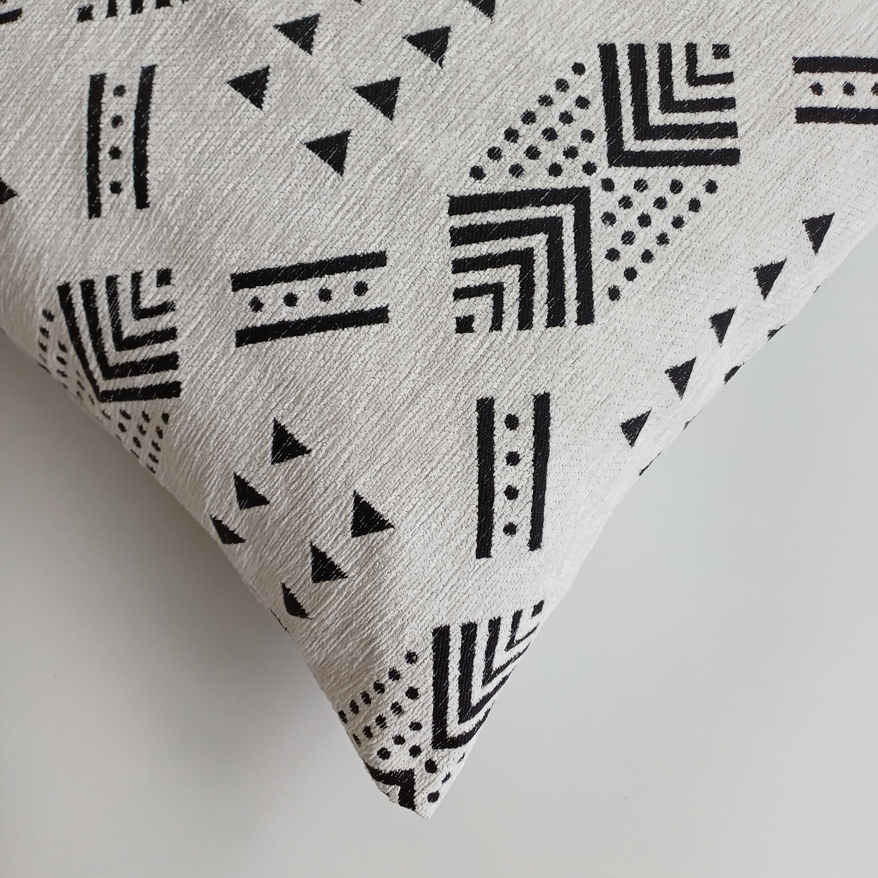 Moroccan Handmade White Velvet Cushion Cover 16''x16'' / 40x40 CM