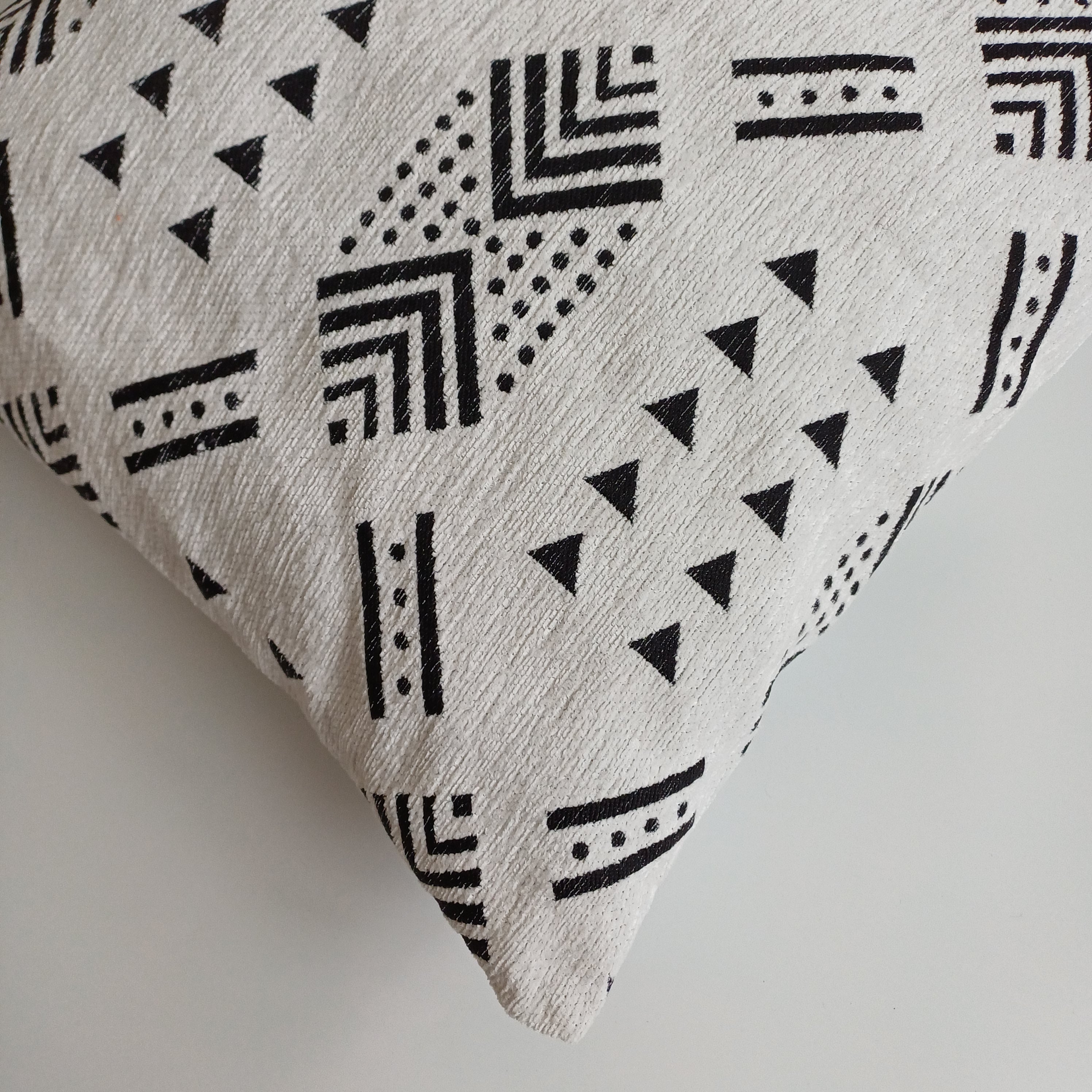 Moroccan Handmade White Velvet Cushion Cover 16''x16'' / 40x40 CM