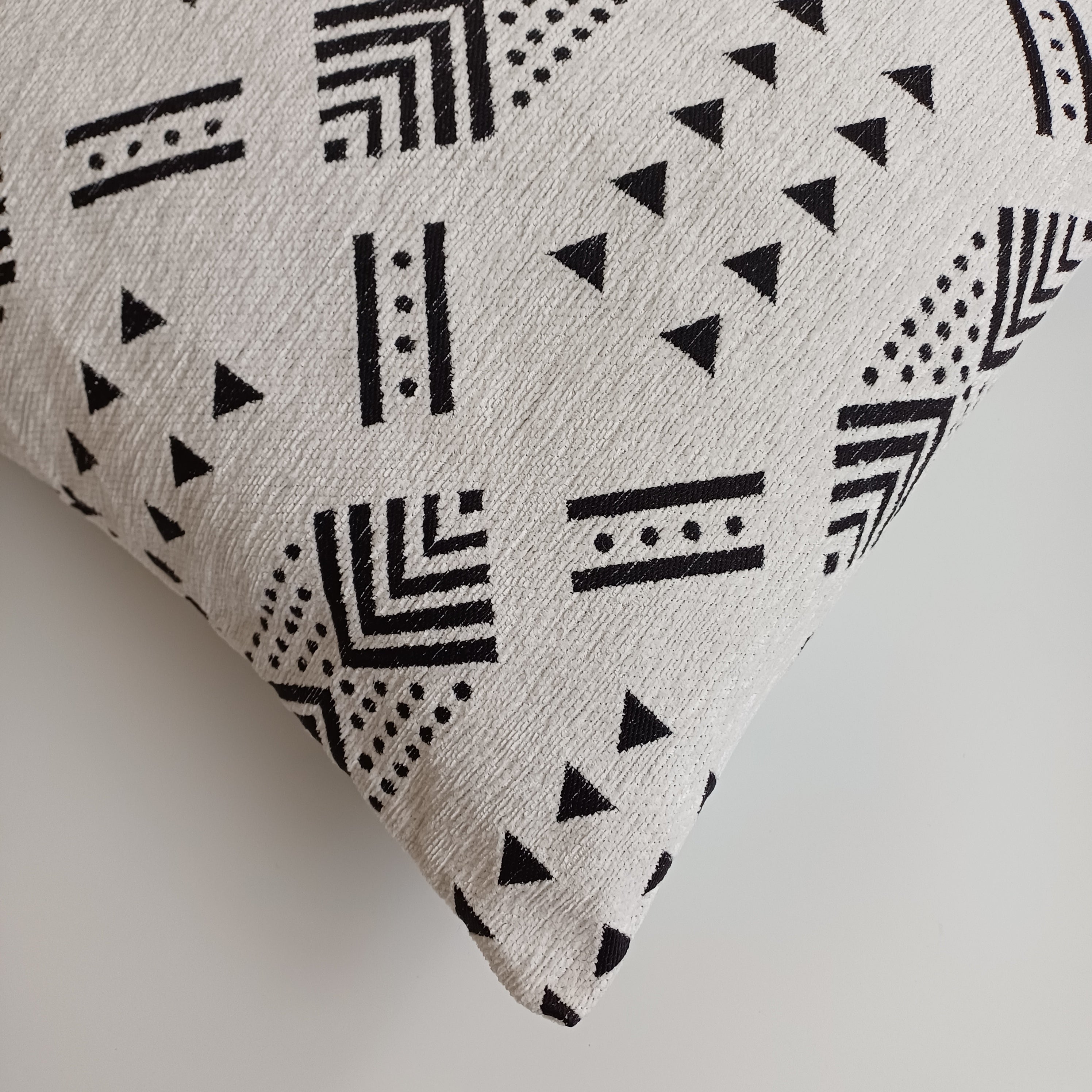 Moroccan Handmade White Velvet Cushion Cover 16''x16'' / 40x40 CM