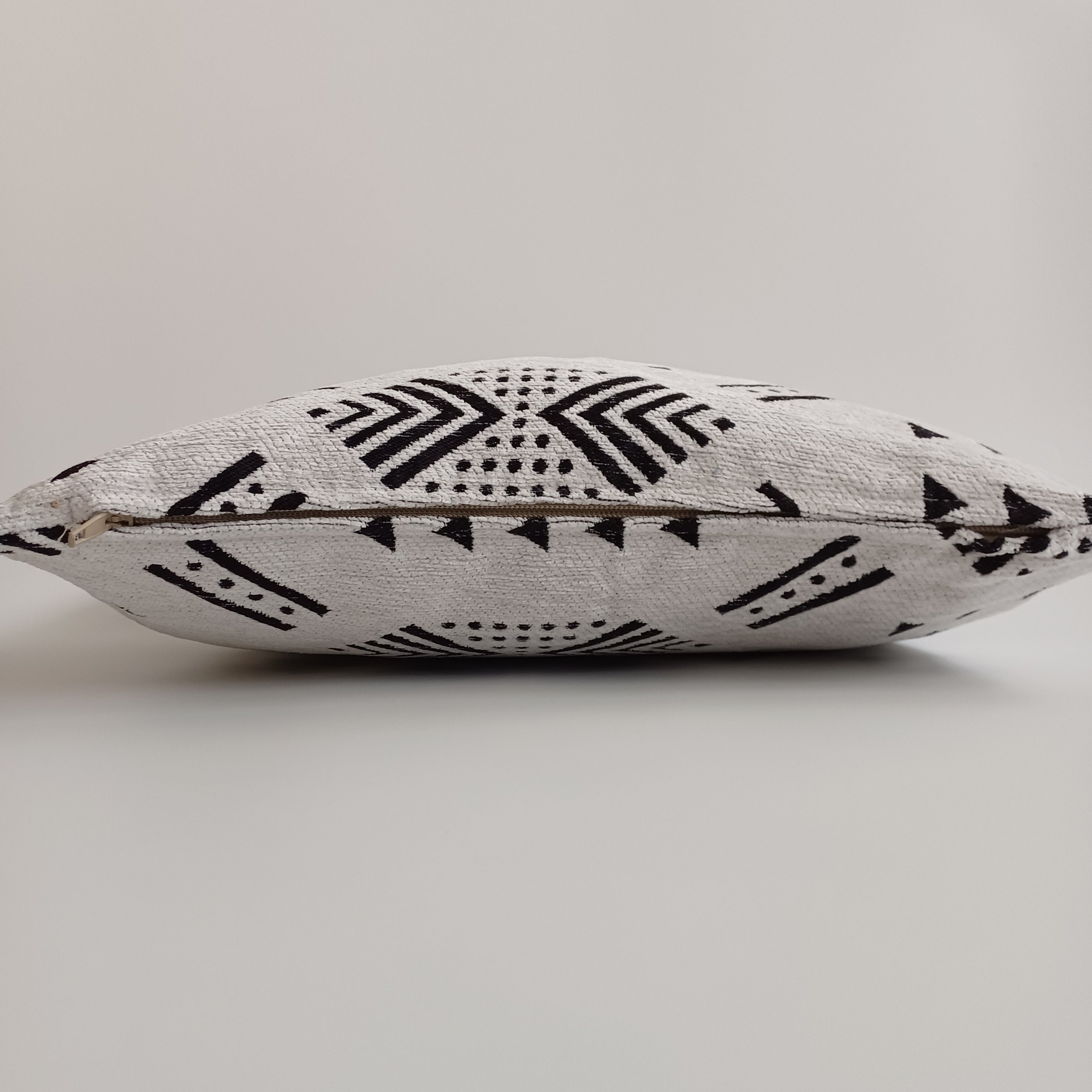 Moroccan Handmade White Velvet Cushion Cover 16''x16'' / 40x40 CM