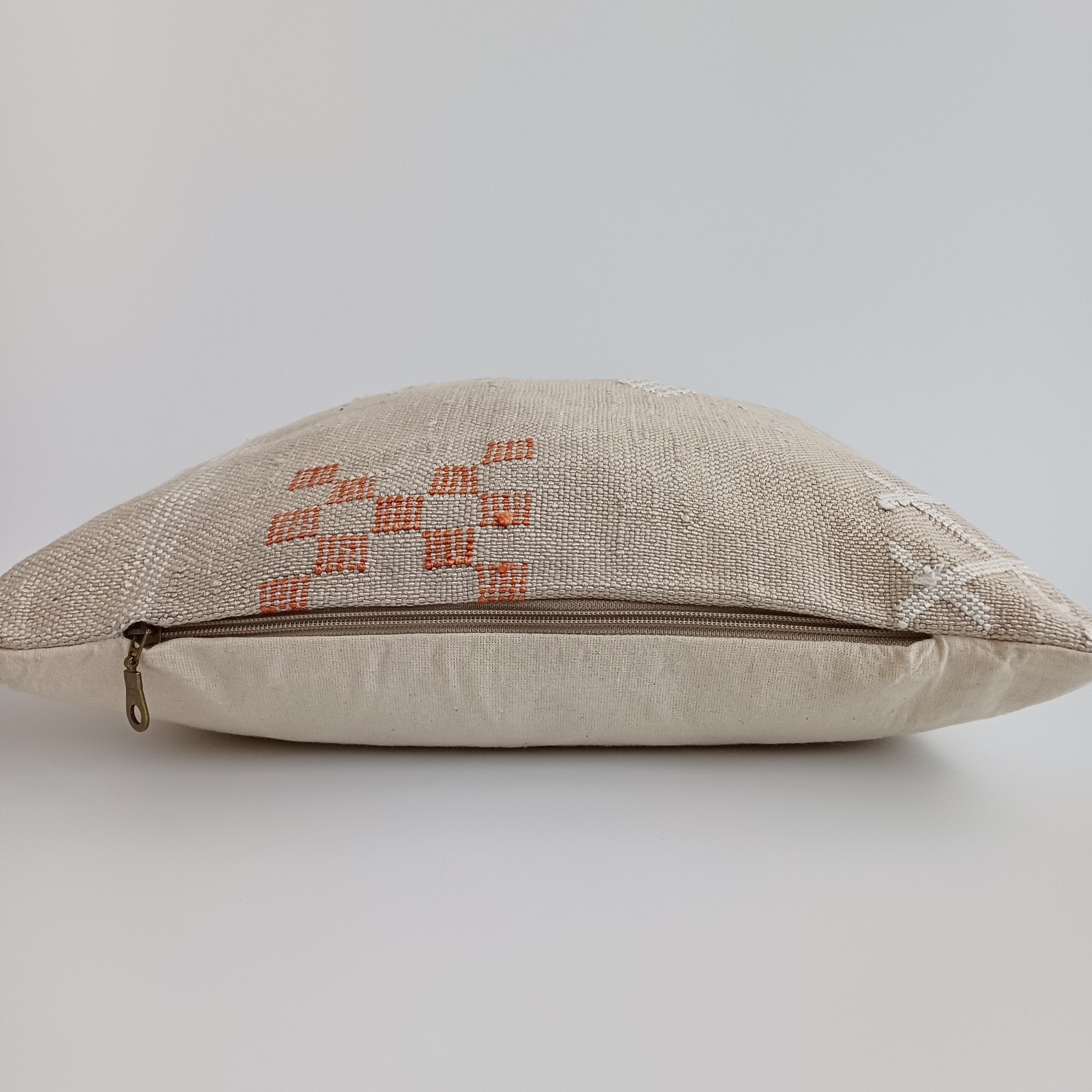 Moroccan Handmade Oatmeal Cactus Silk Cushion Cover 16''x16'' / 40x40 CM