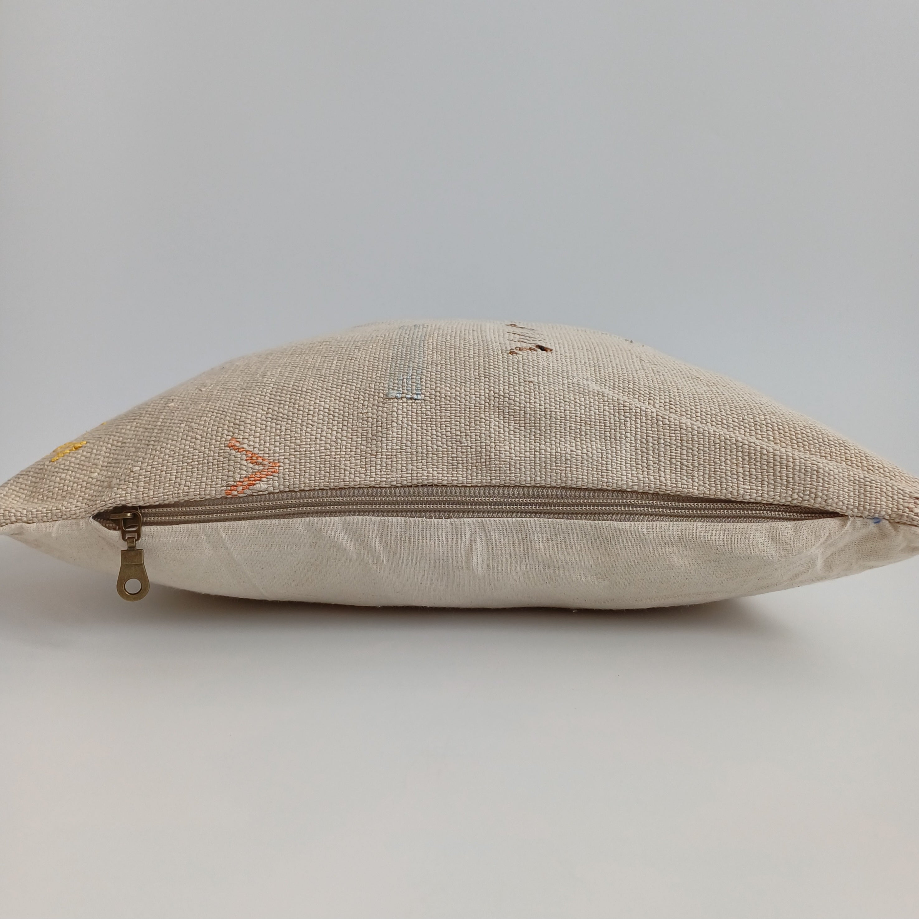 Moroccan Handmade Oatmeal Cactus Silk Cushion Cover 16''x16'' / 40x40 CM