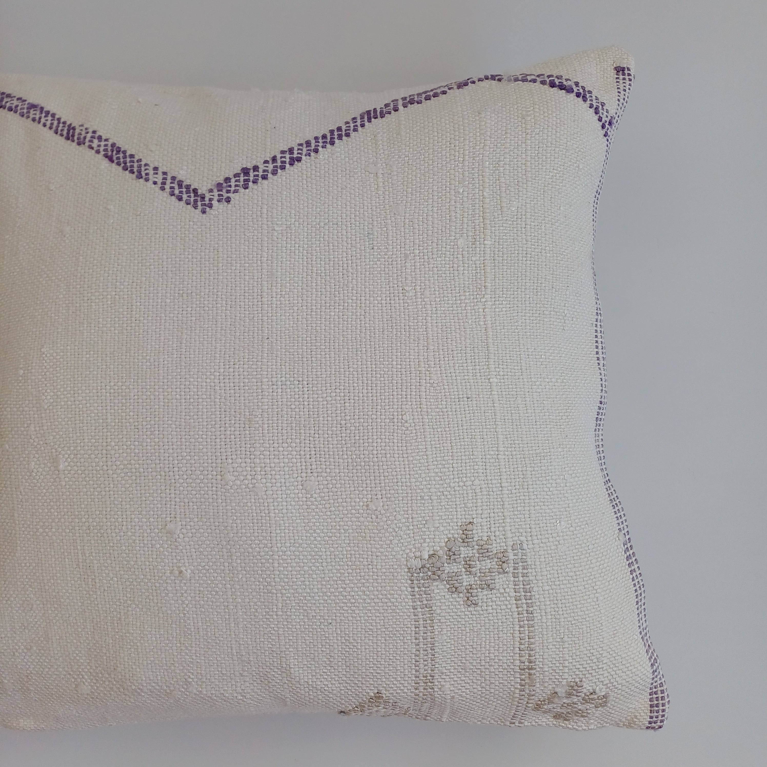 Moroccan Handmade White Cactus Silk Cushion Cover 16''x16'' / 40x40 CM