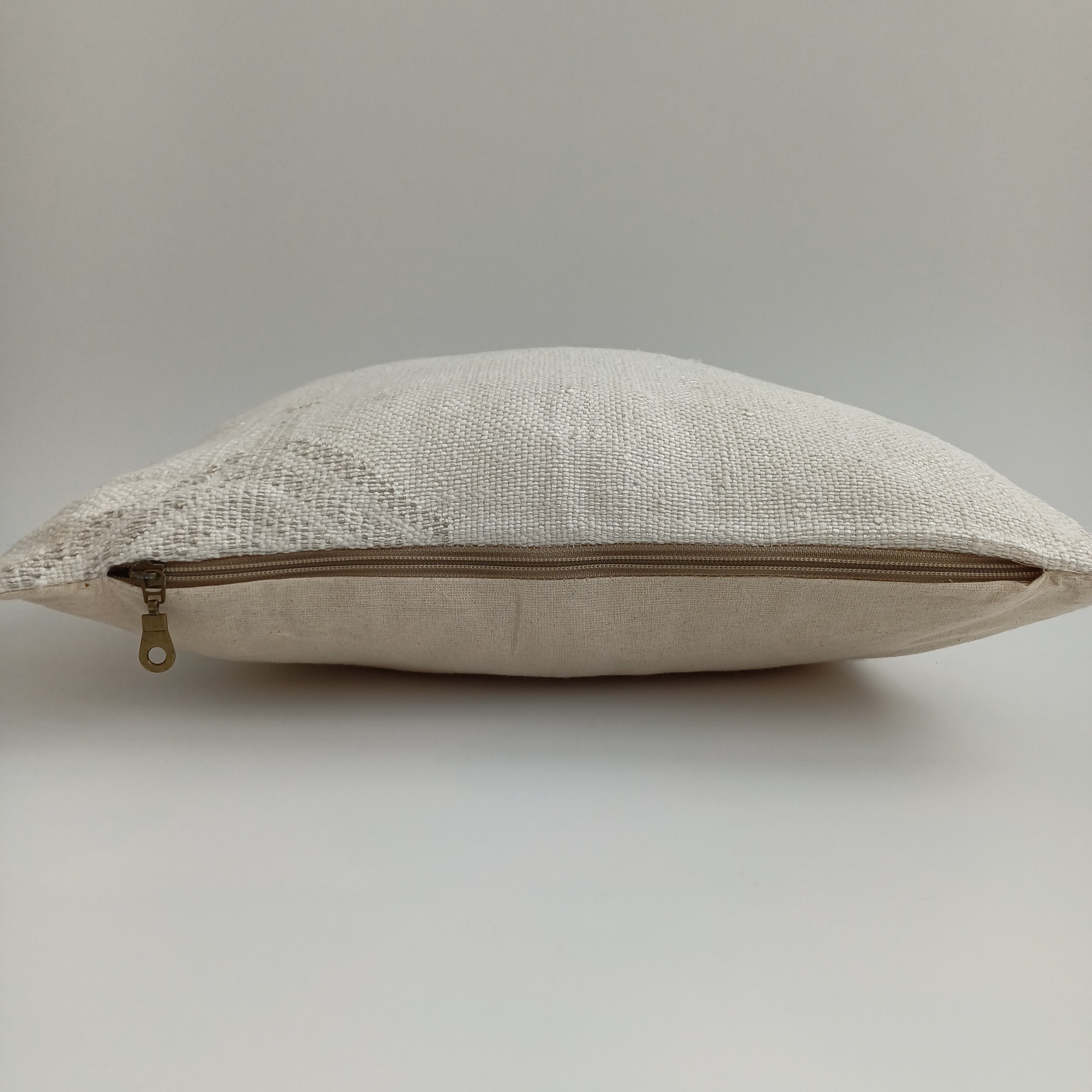 Moroccan Handmade White Cactus Silk Cushion Cover 16''x16'' / 40x40 CM