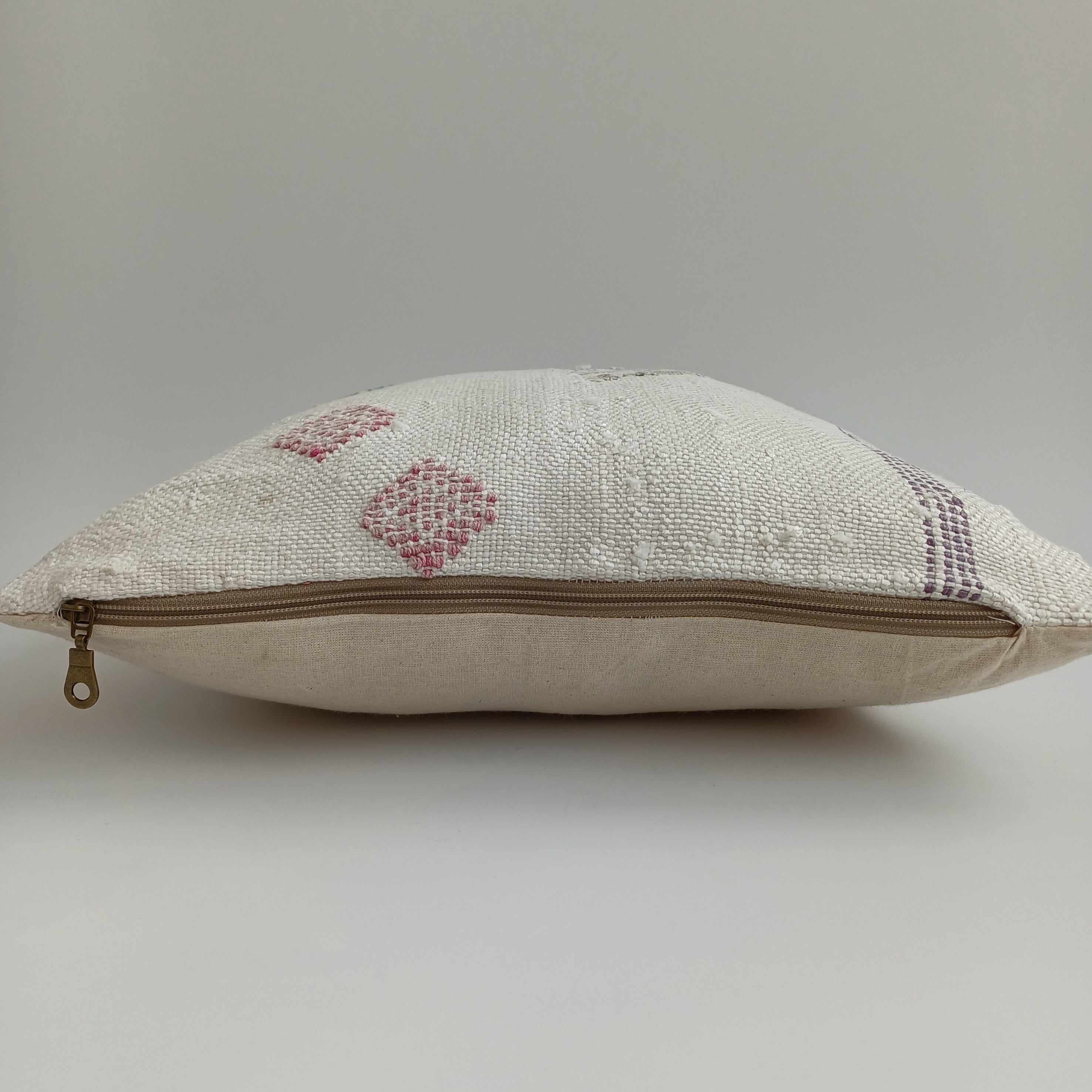 Moroccan Handmade White Cactus Silk Cushion Cover 16''x16'' / 40x40 CM