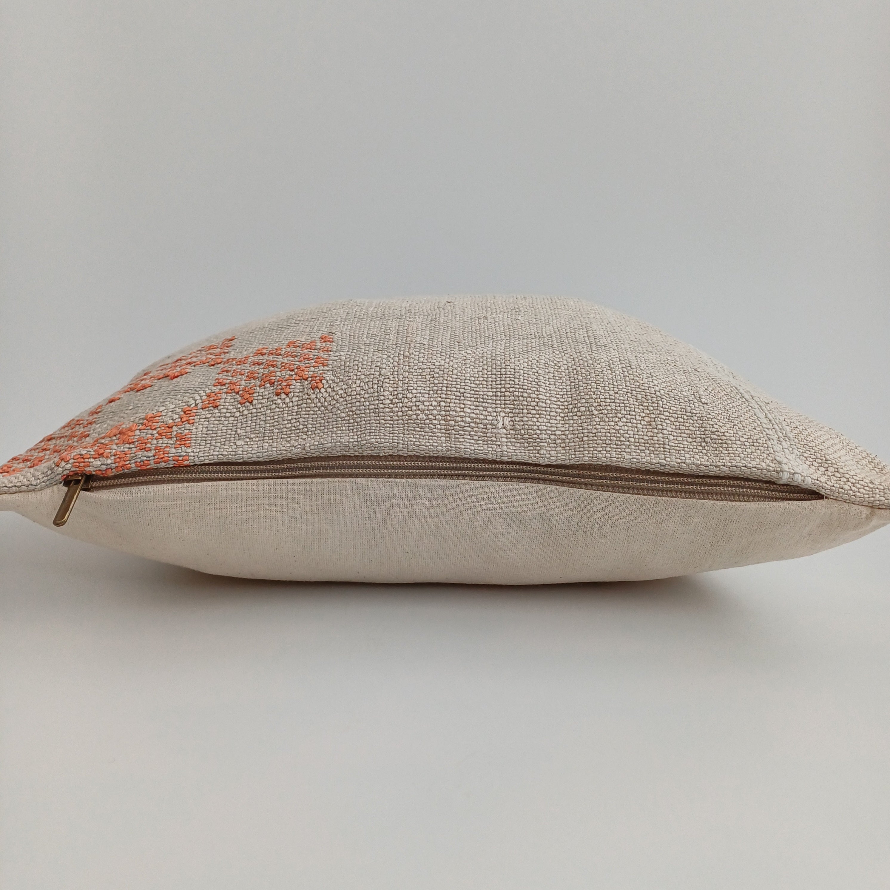 Moroccan Handmade White Cactus Silk Cushion Cover 16''x16'' / 40x40 CM