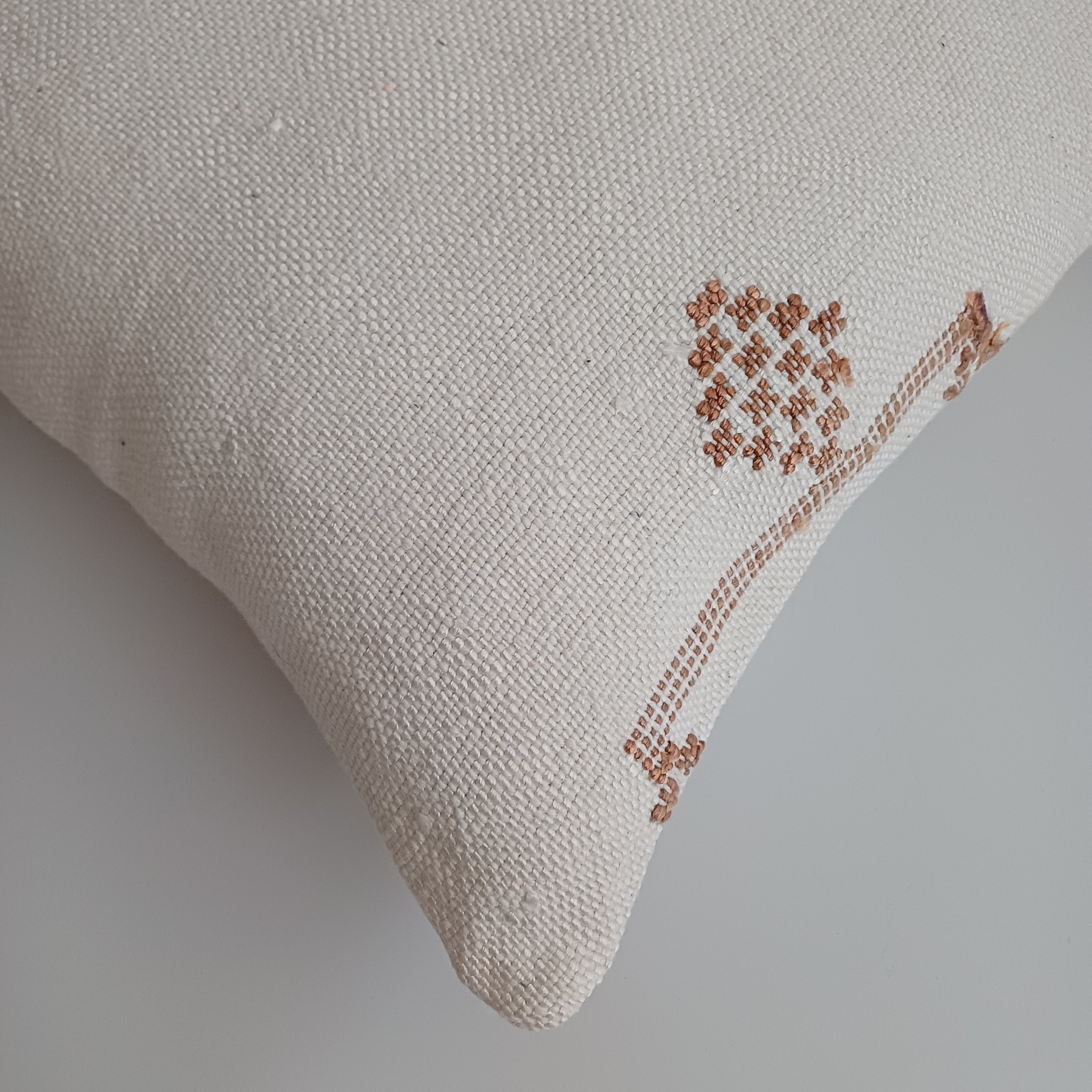 Moroccan Handmade White Cactus Silk Cushion Cover 16''x16'' / 40x40 CM