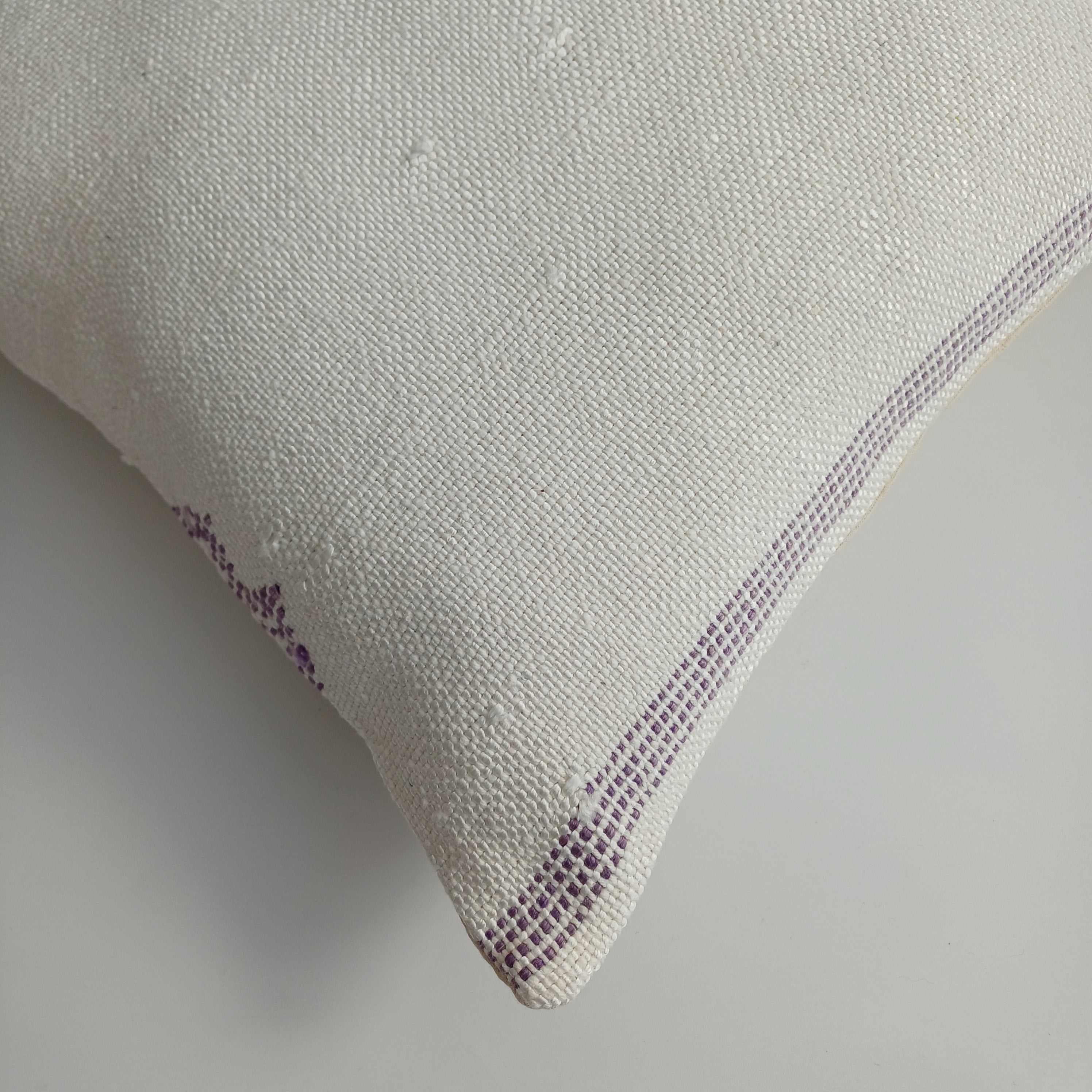 Moroccan Handmade White Cactus Silk Cushion Cover 16''x16'' / 40x40 CM