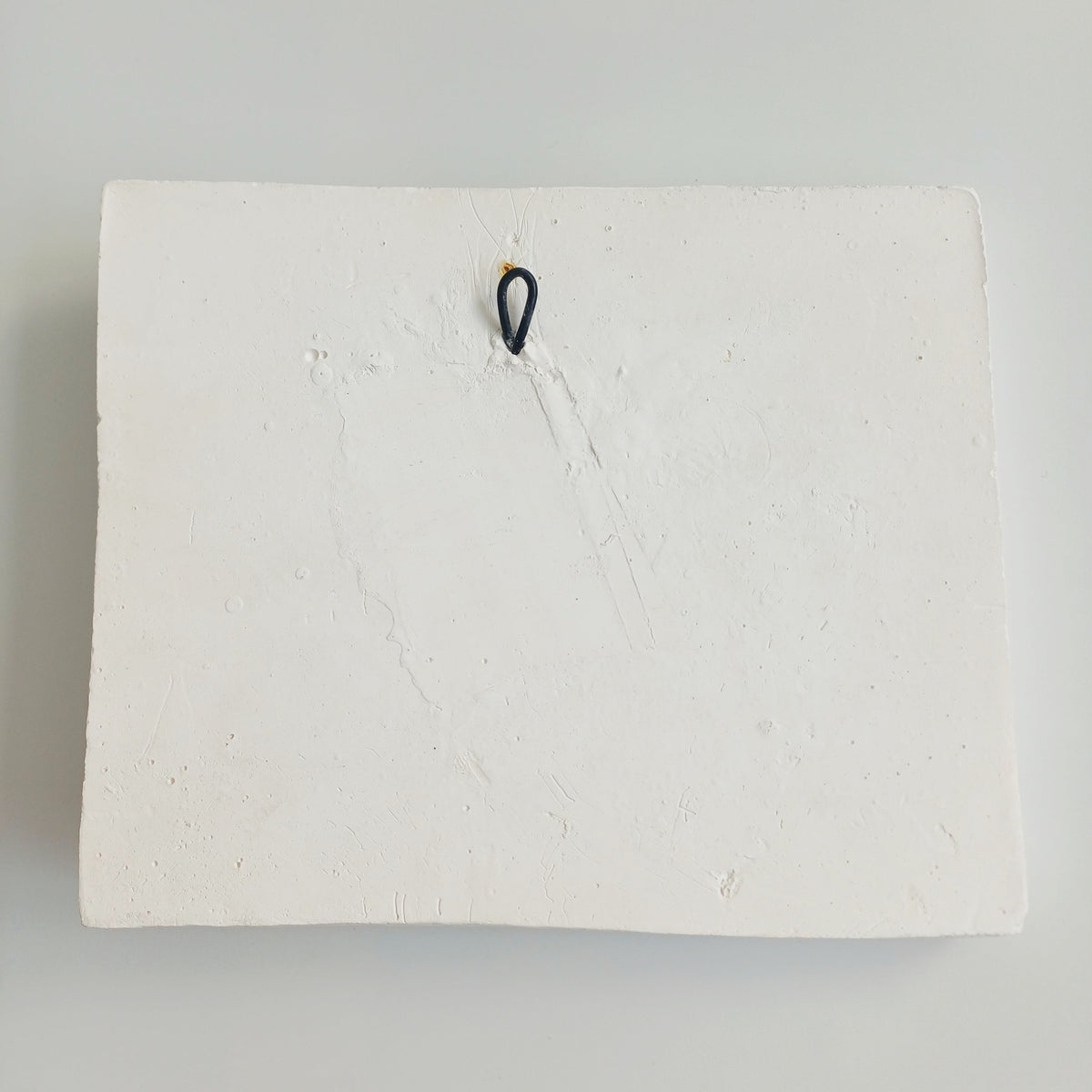 Winged Dragon Relief Wall Plaque, Minimalist Textured White Mythical Beast Wall Sculpture, Home Decor 22x18 CM