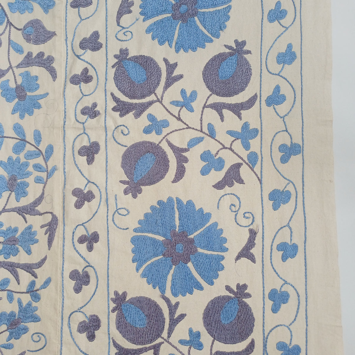 Uzbek Silk Suzani Tapestry, Hand Embroidered Wall Hanging, Suzani Bedspread, Suzani Tablecloth 256x192 CM