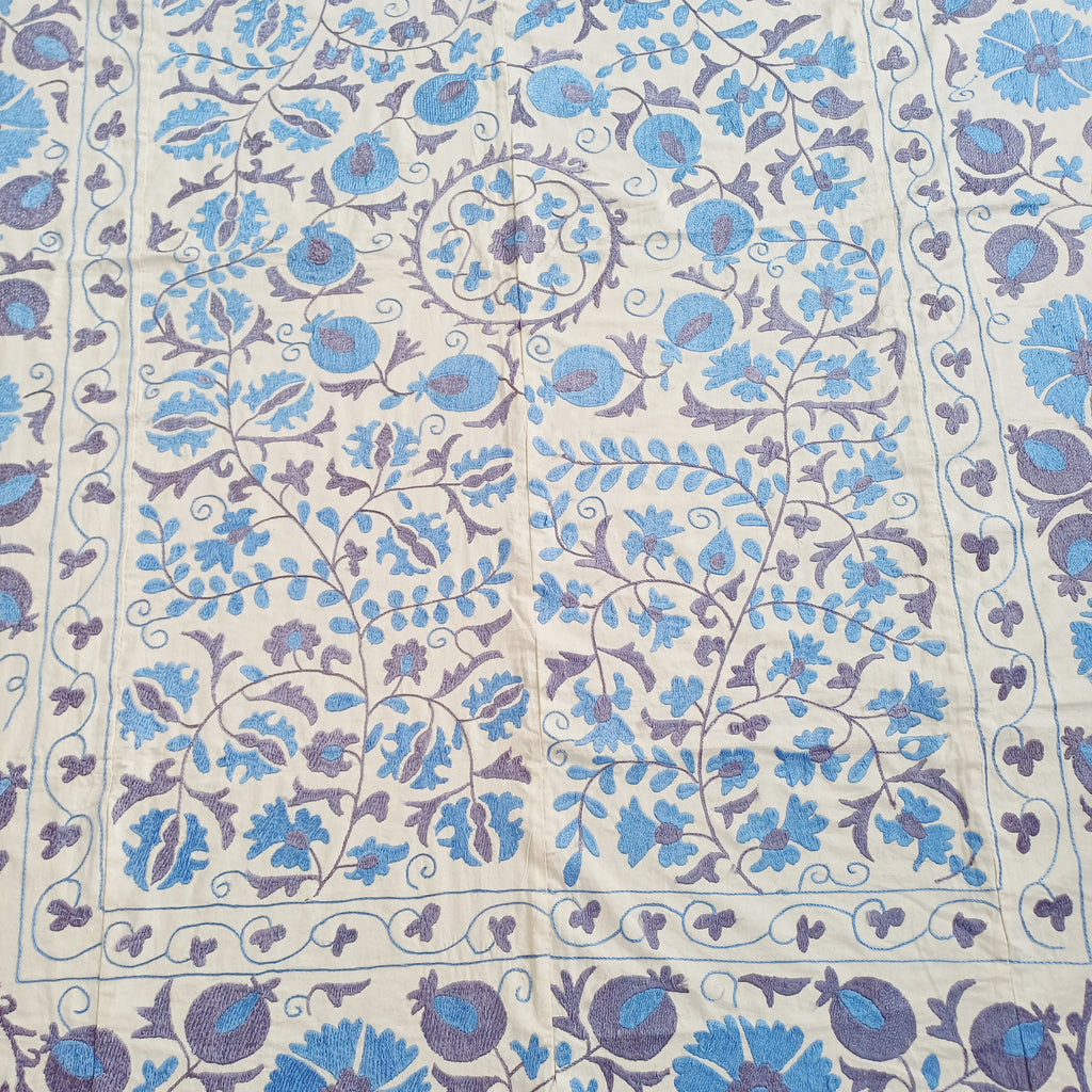 Uzbek Silk Suzani Tapestry, Hand Embroidered Wall Hanging, Suzani Bedspread, Suzani Tablecloth 256x192 CM