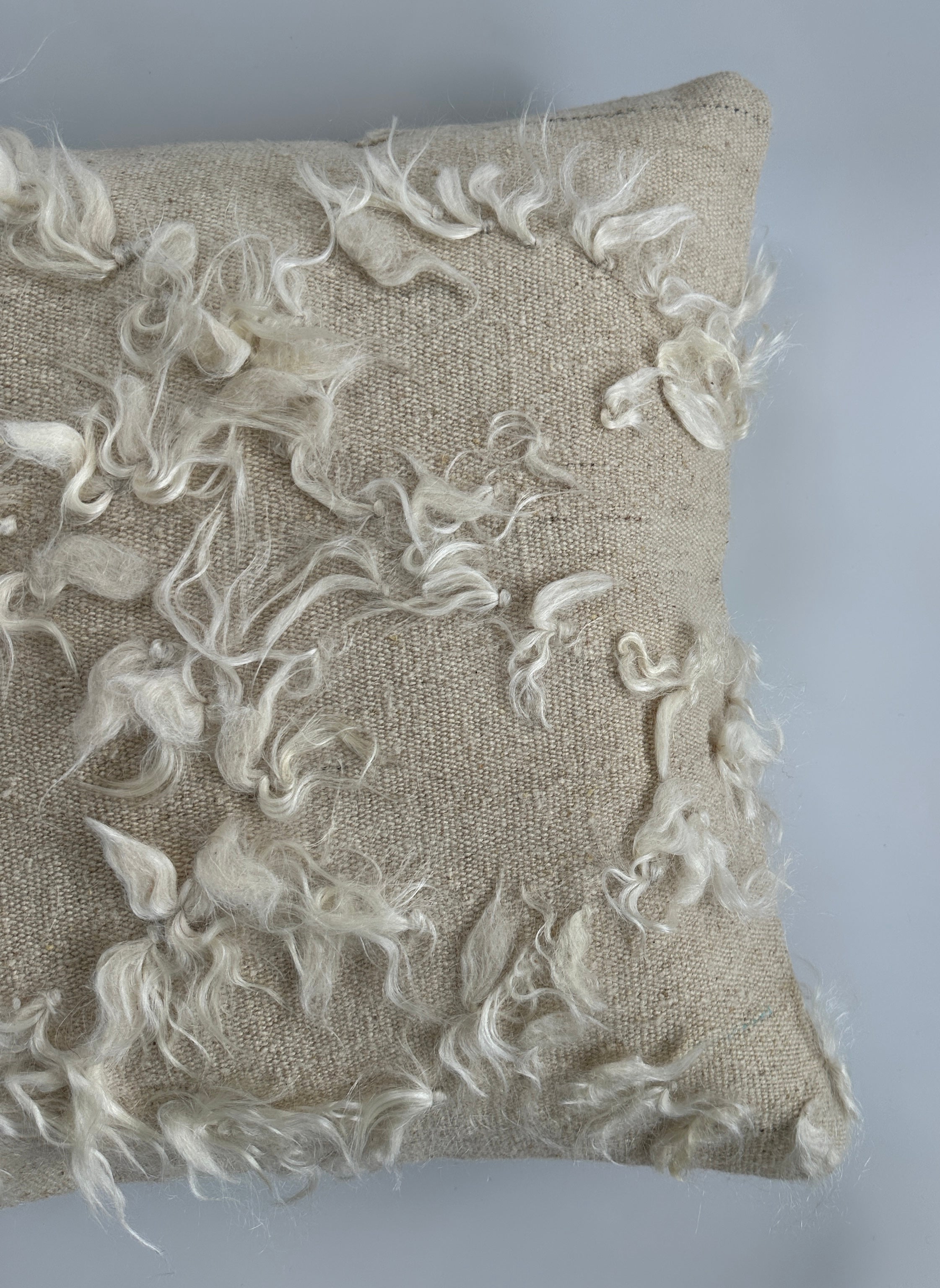 White Wool Turkish Rug Cushion Cover 20''x20'' / 50x50 CM