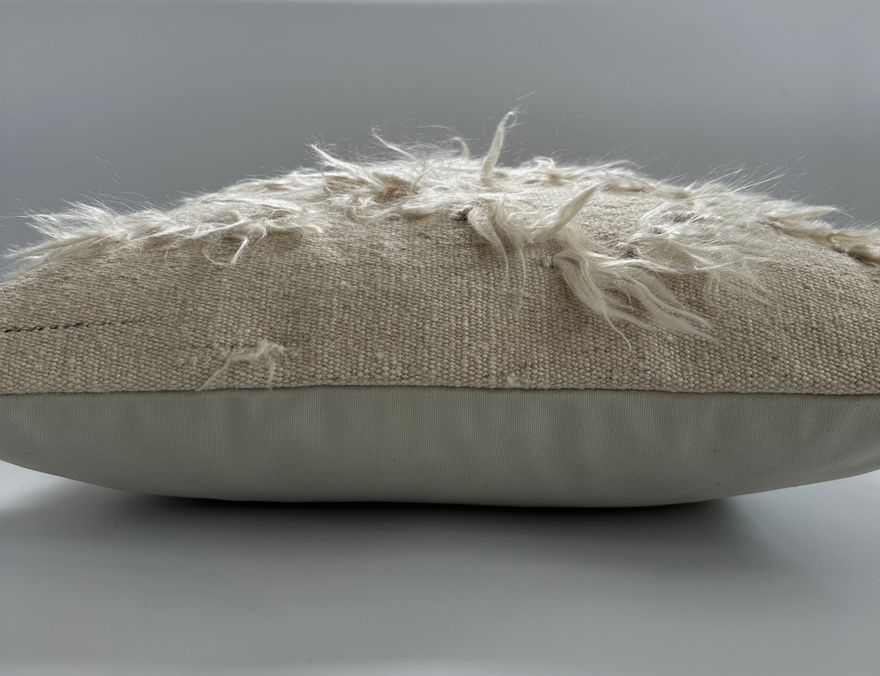 White Wool Turkish Rug Cushion Cover 20''x20'' / 50x50 CM