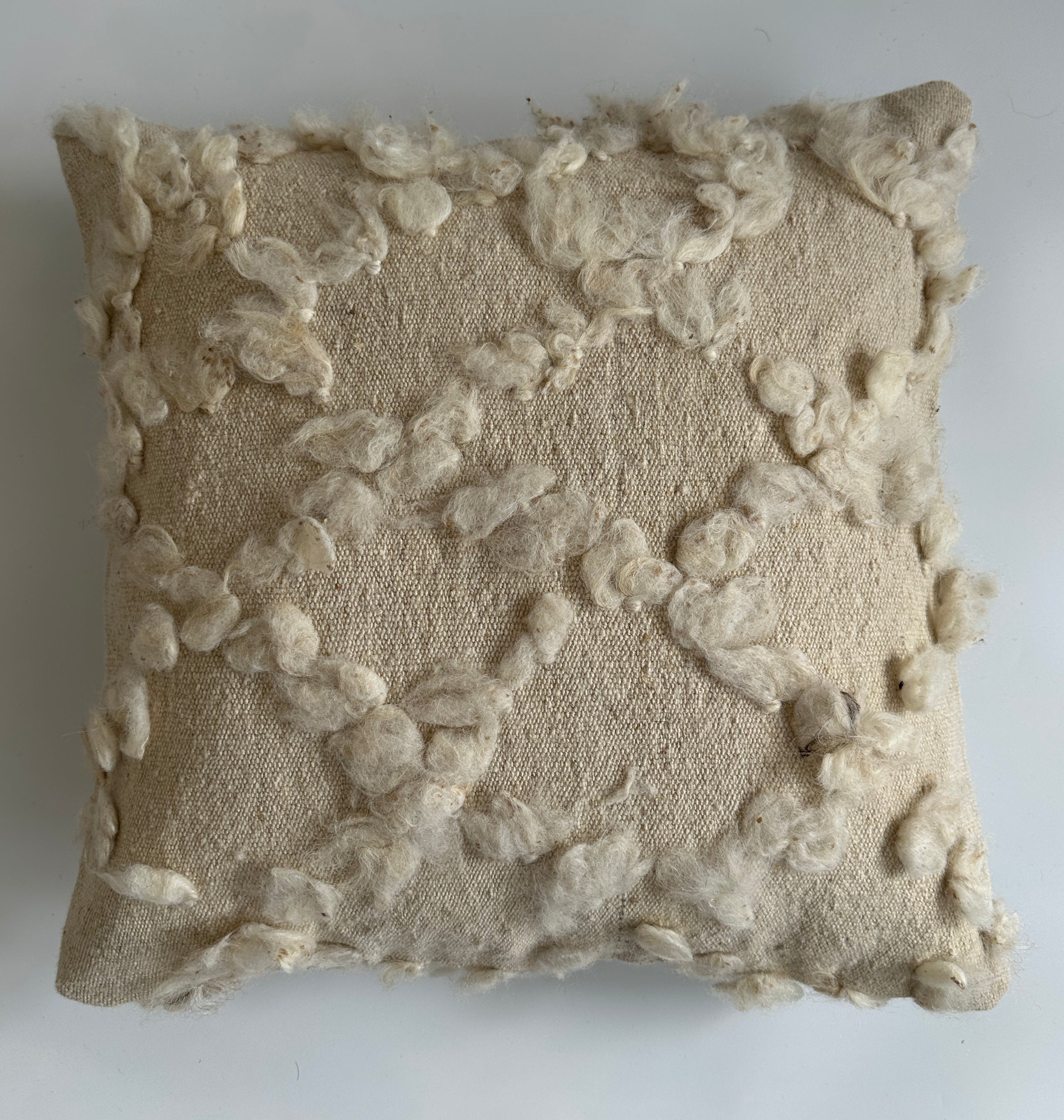 White Wool Turkish Rug Cushion Cover 20''x20'' / 50x50 CM