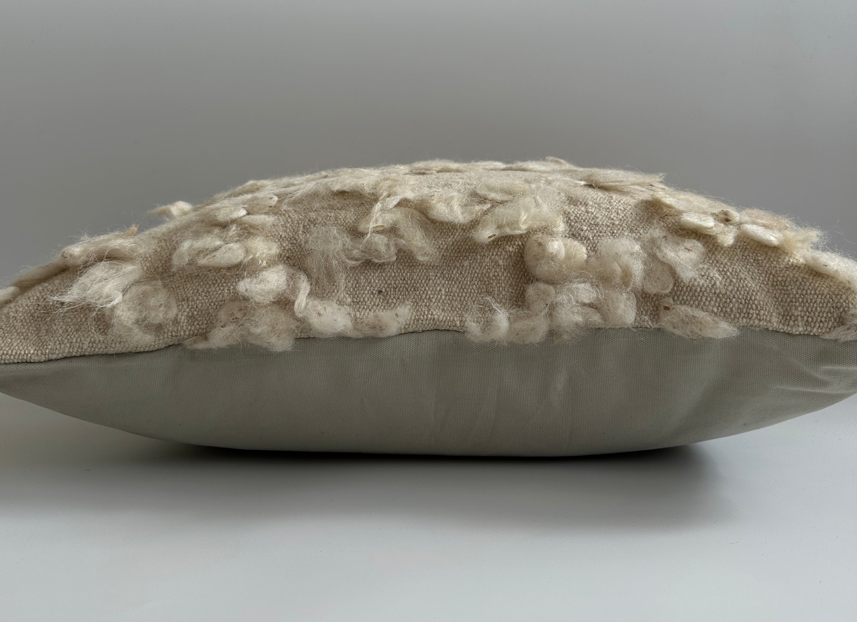 White Wool Turkish Rug Cushion Cover 20''x20'' / 50x50 CM