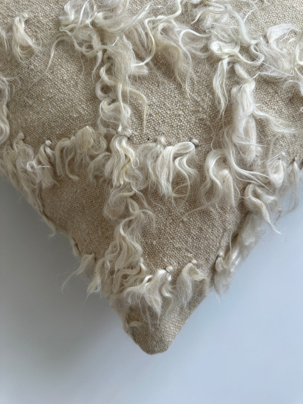 White Wool Turkish Rug Cushion Cover 20''x20'' / 50x50 CM