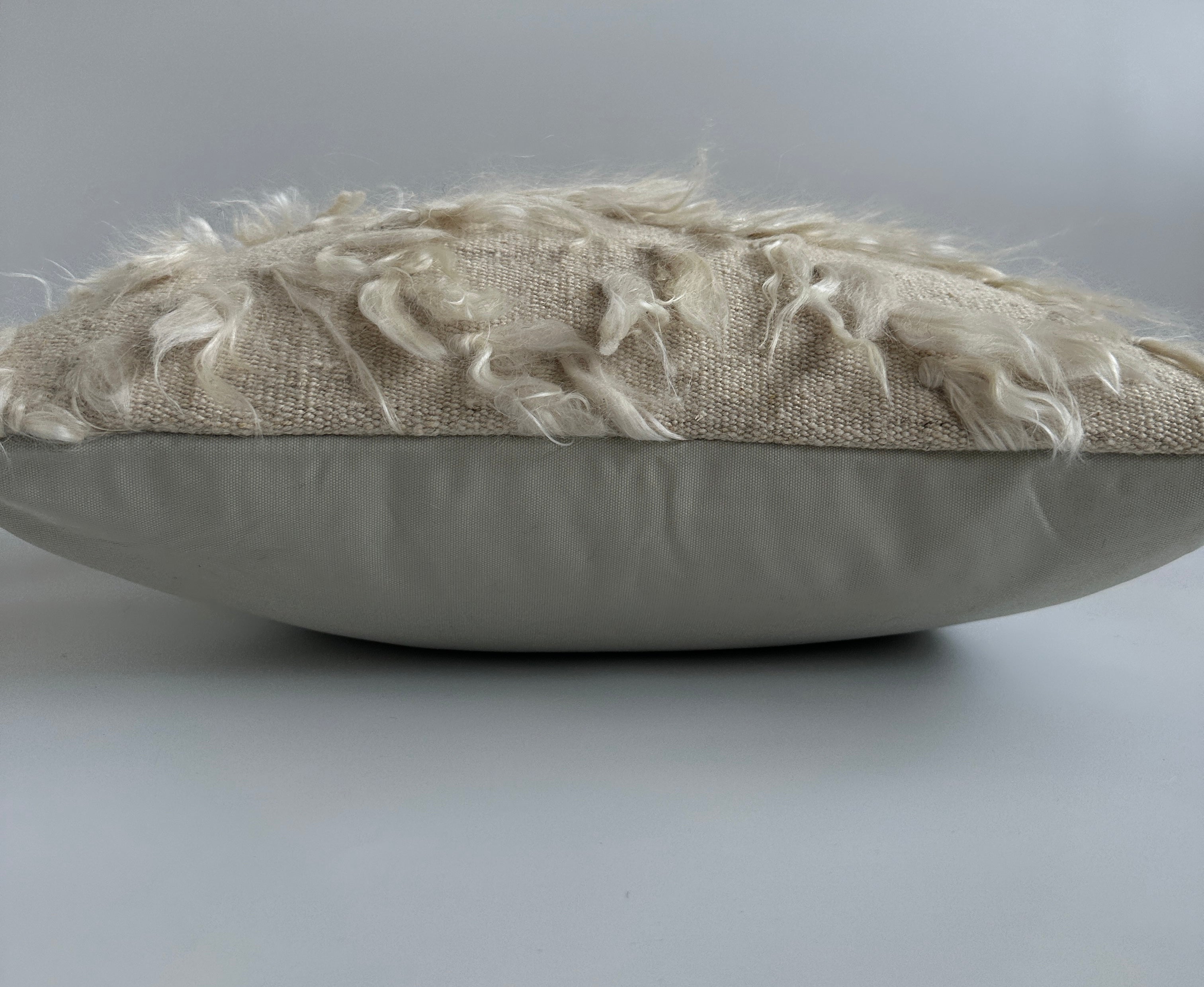 White Wool Turkish Rug Cushion Cover 20''x20'' / 50x50 CM