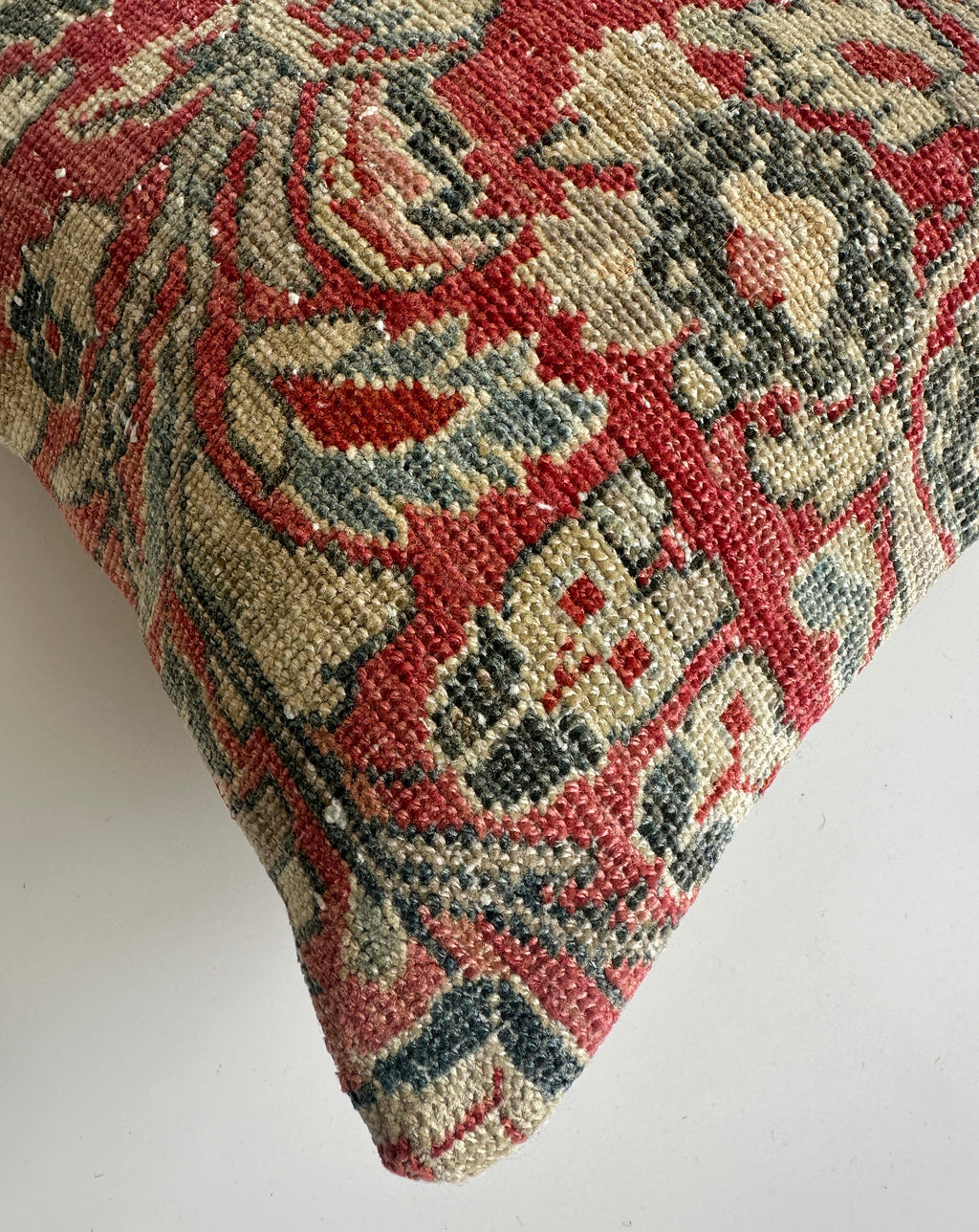 Handmade Floral Carpet Cushion Cover 16''x16'' / 41x41 CM