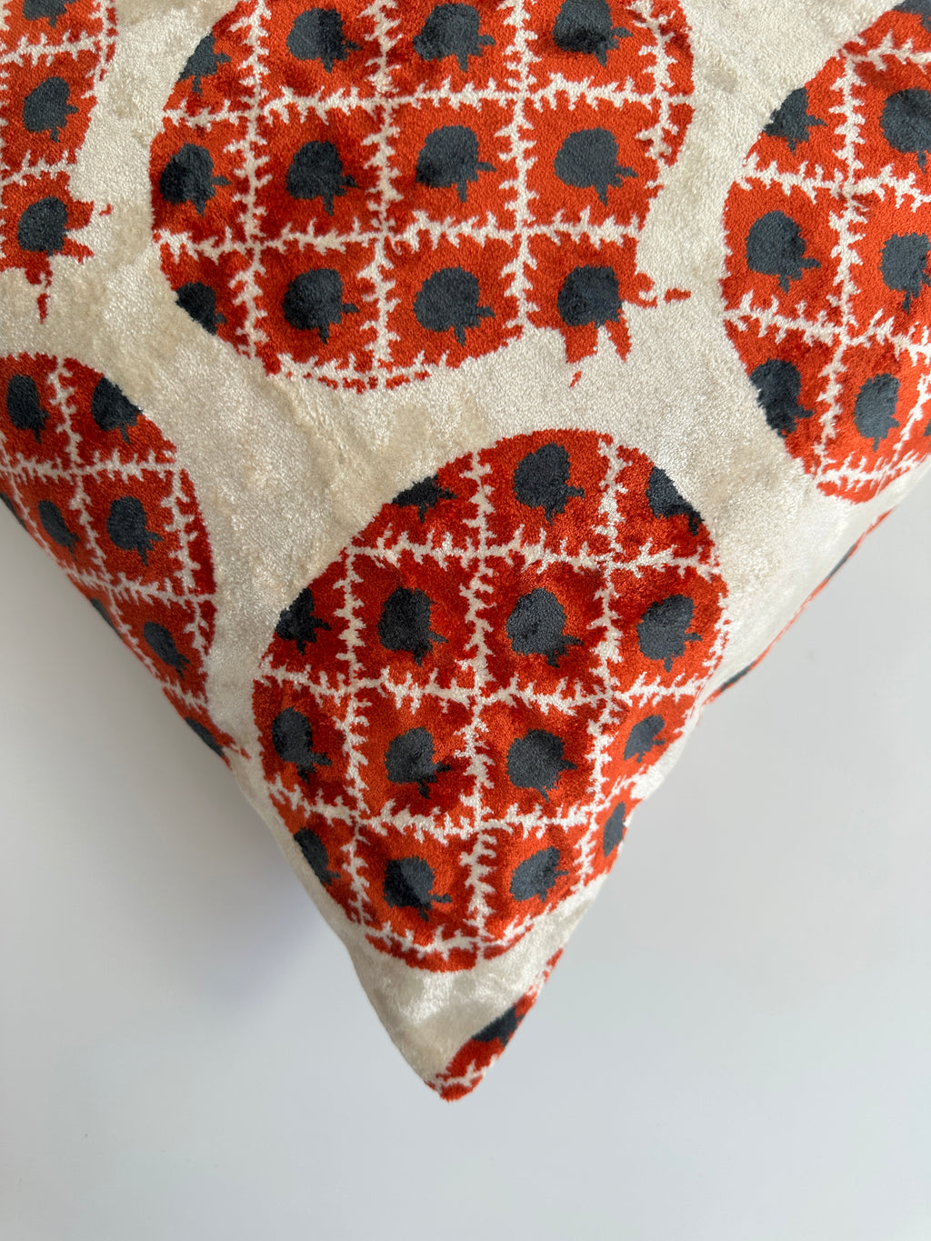 Pomegranate Silk Velvet Cushion Cover 24''x16'' / 60x40 CM