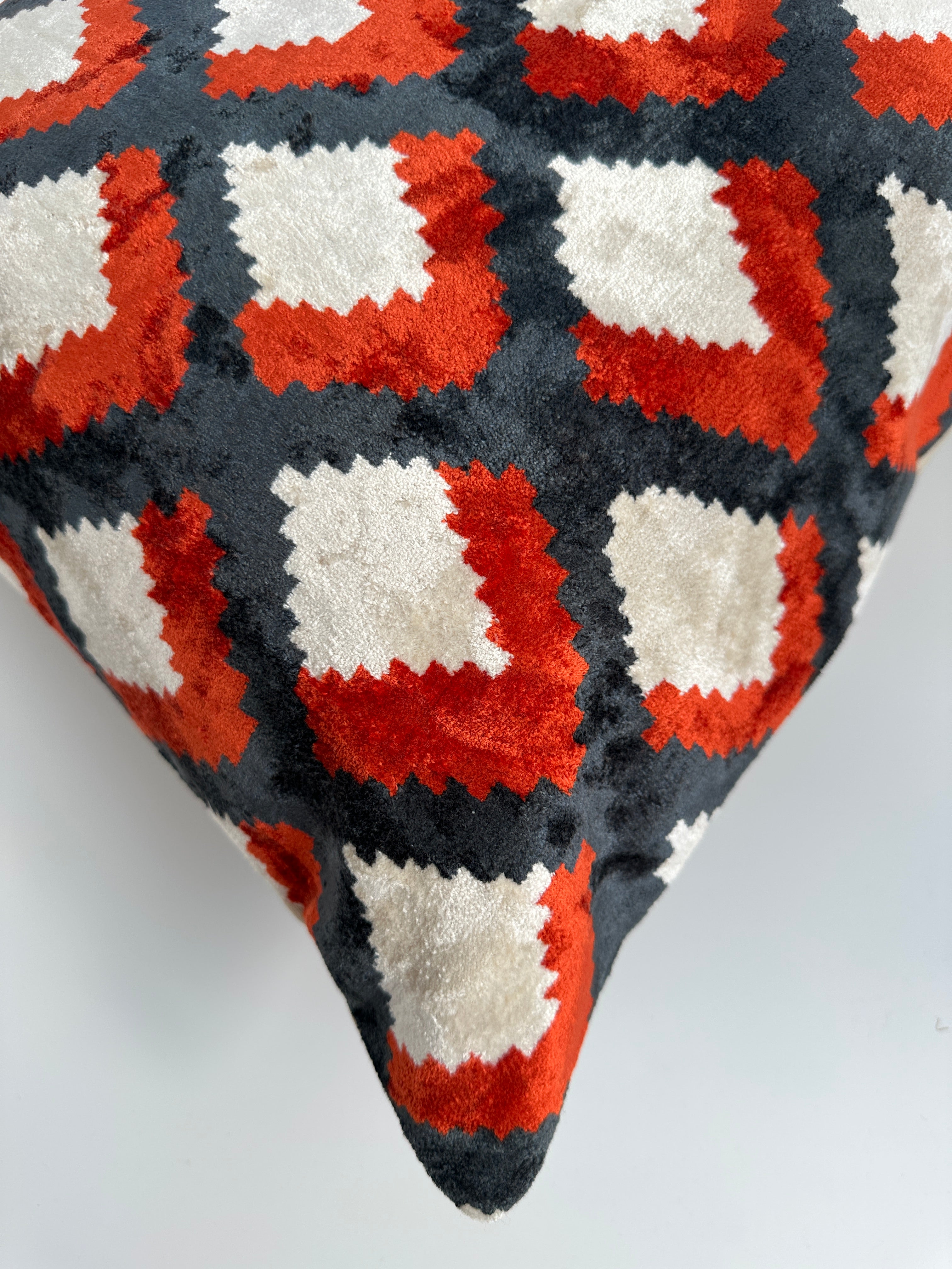 Diamond Silk Velvet Cushion Cover 24''x16'' / 60x40 CM