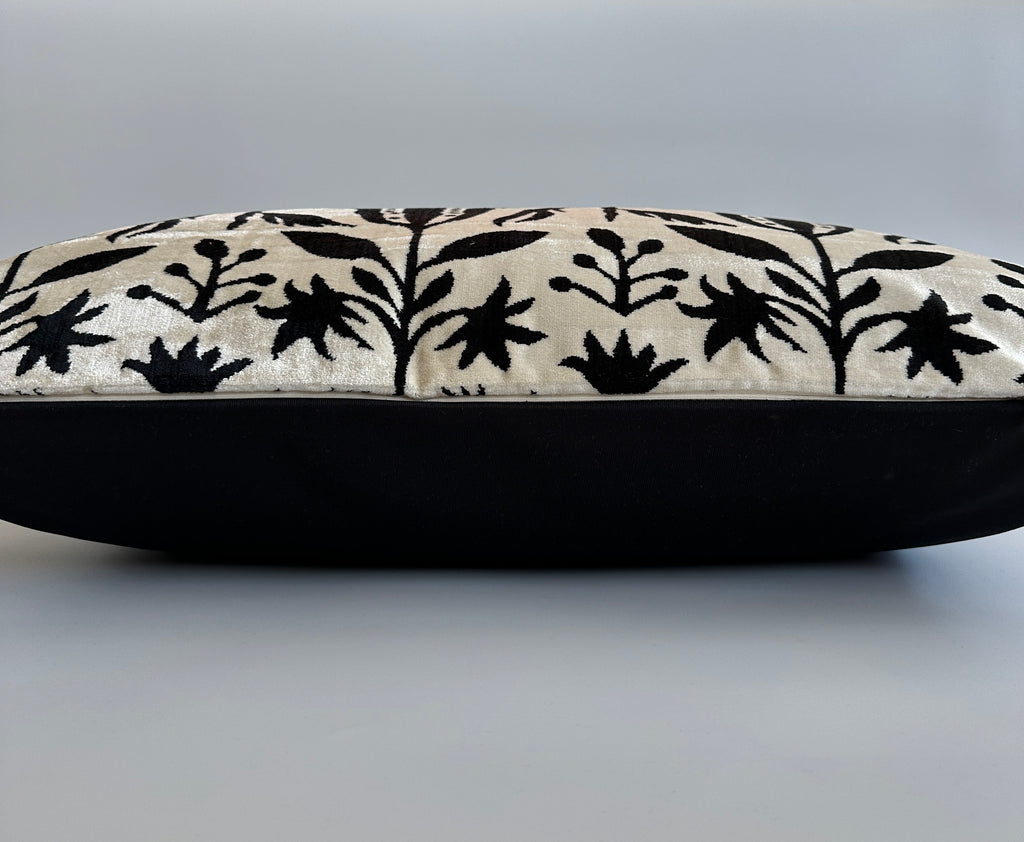 Black Tulip Silk Velvet Cushion Cover 24''x16'' / 60x40 CM