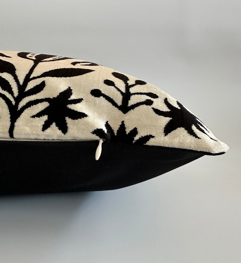 Black Tulip Silk Velvet Cushion Cover 24''x16'' / 60x40 CM