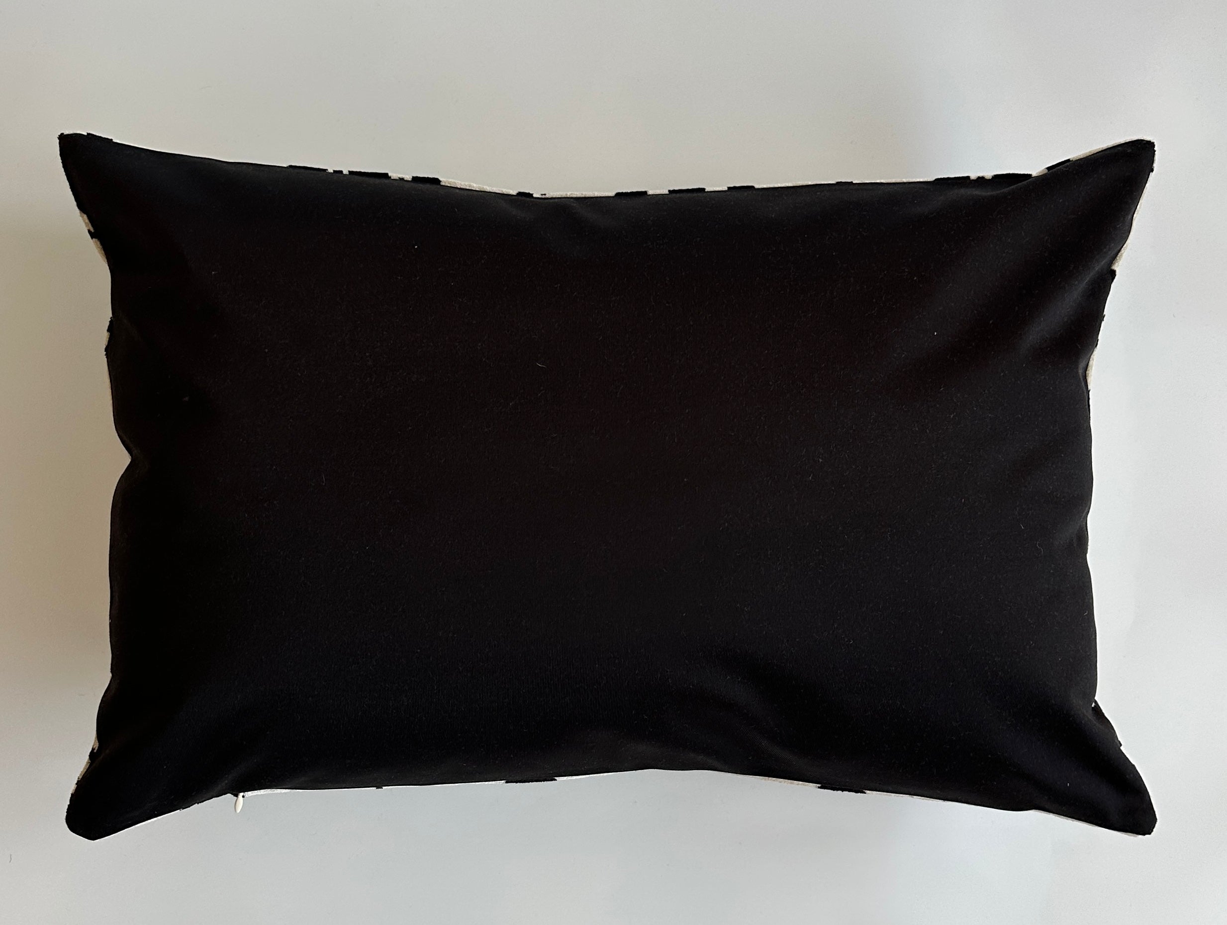 Black Tulip Silk Velvet Cushion Cover 24''x16'' / 60x40 CM