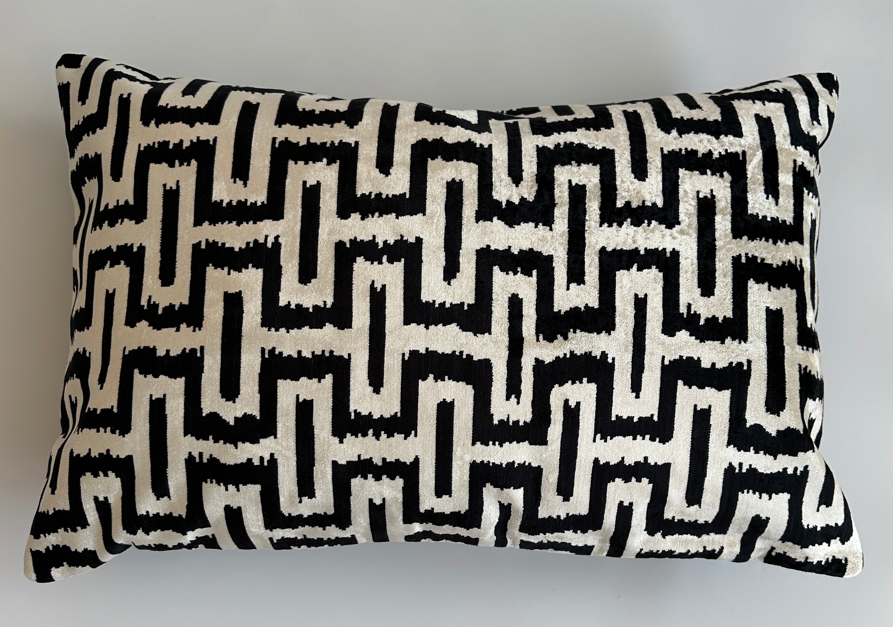 Black Silk Velvet Cushion Cover 24''x16'' / 60x40 CM