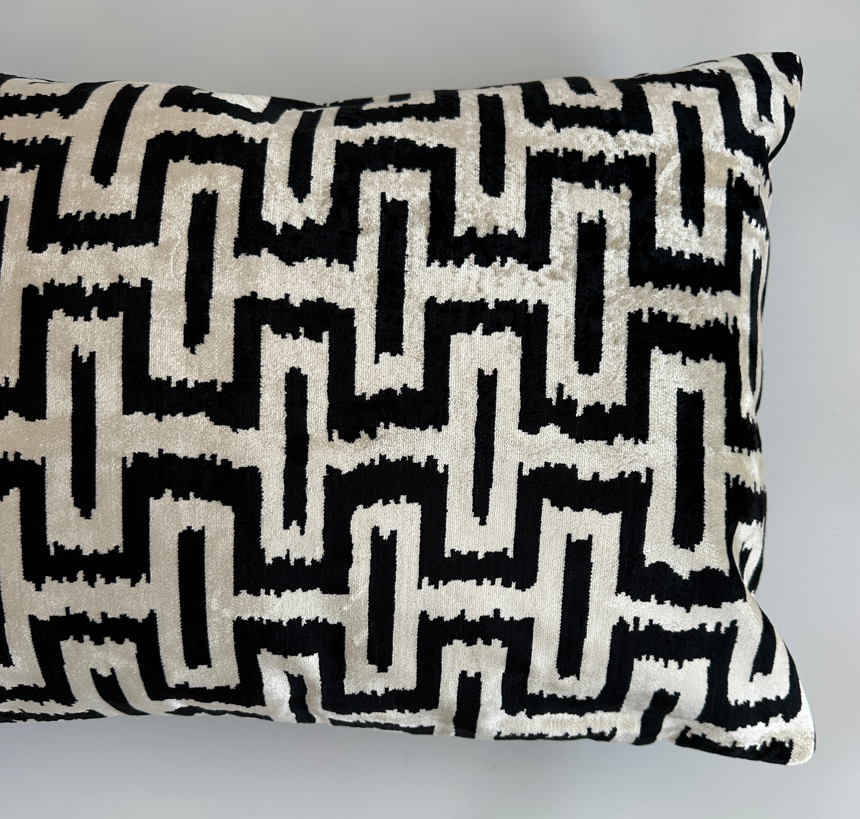 Black Silk Velvet Cushion Cover 24''x16'' / 60x40 CM