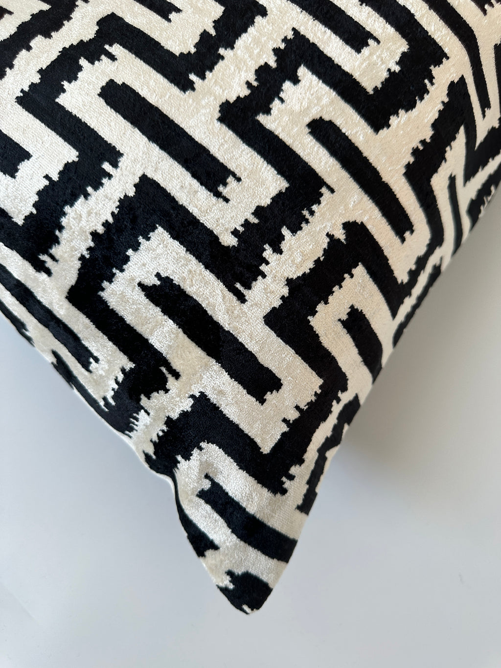 Black Silk Velvet Cushion Cover 24''x16'' / 60x40 CM