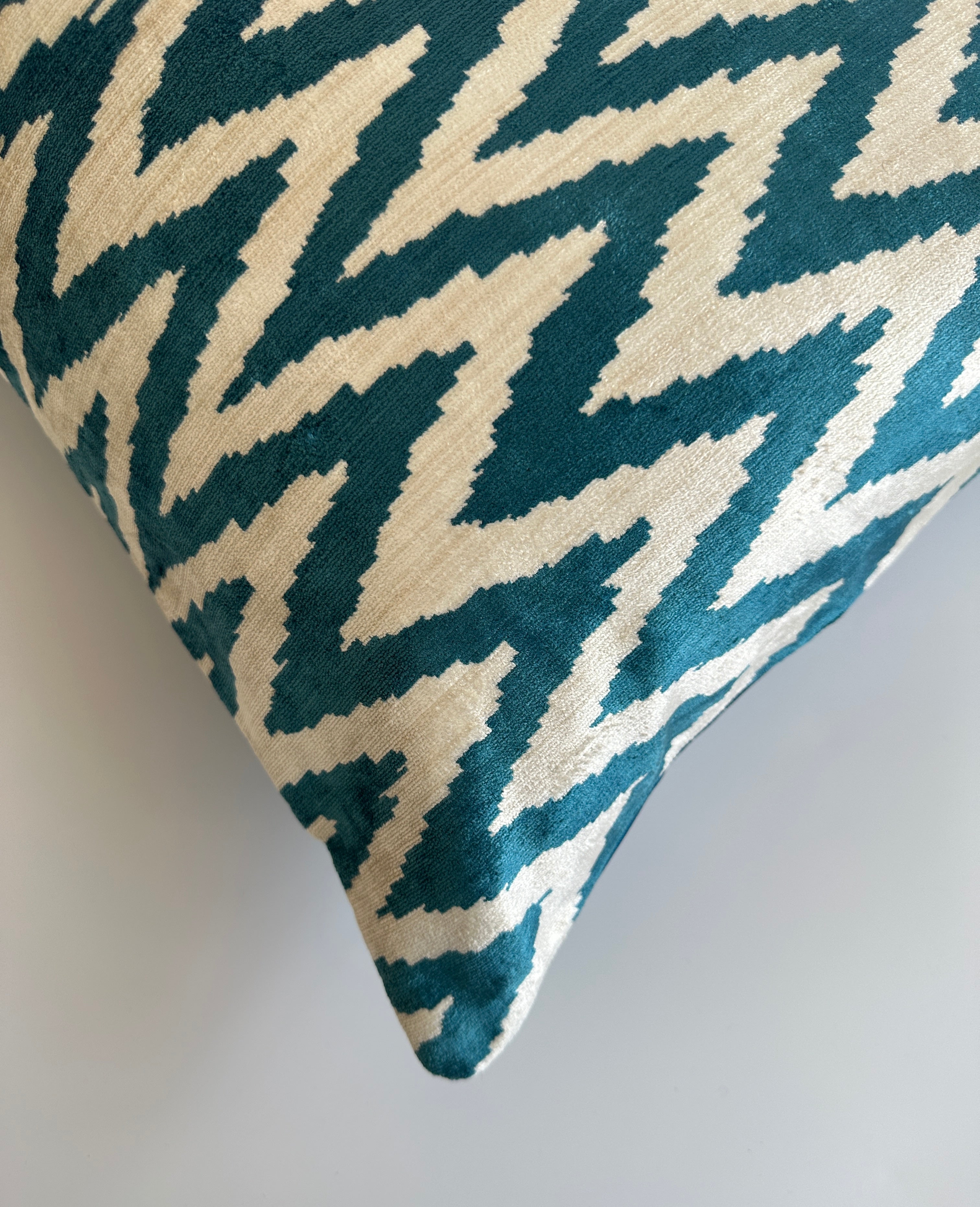 Turquoise Flame Silk Velvet Cushion Cover 24''x16'' / 60x40 CM