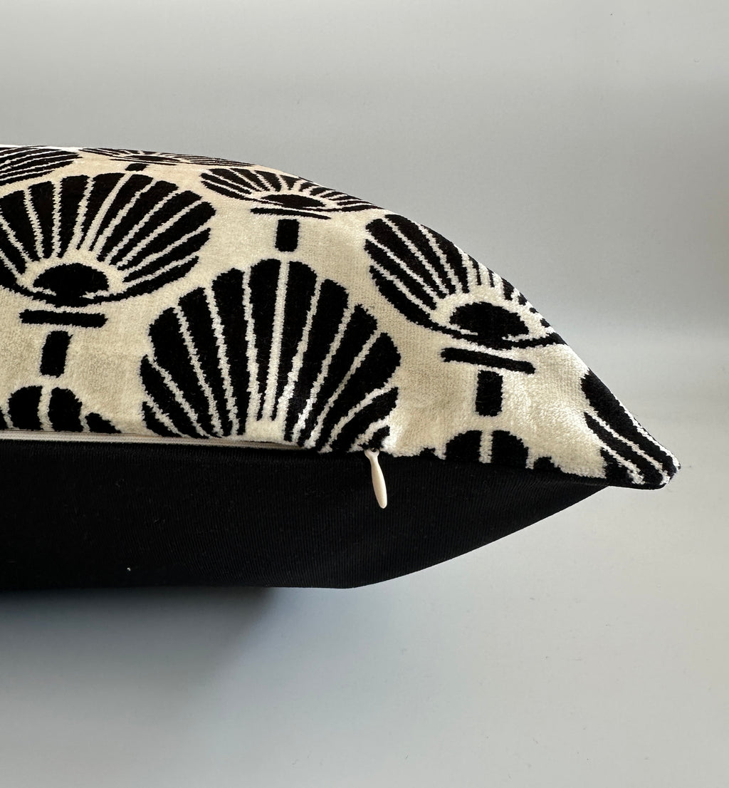 Black Chrysanthemum Silk Velvet Cushion Cover 24''x16'' / 60x40 CM