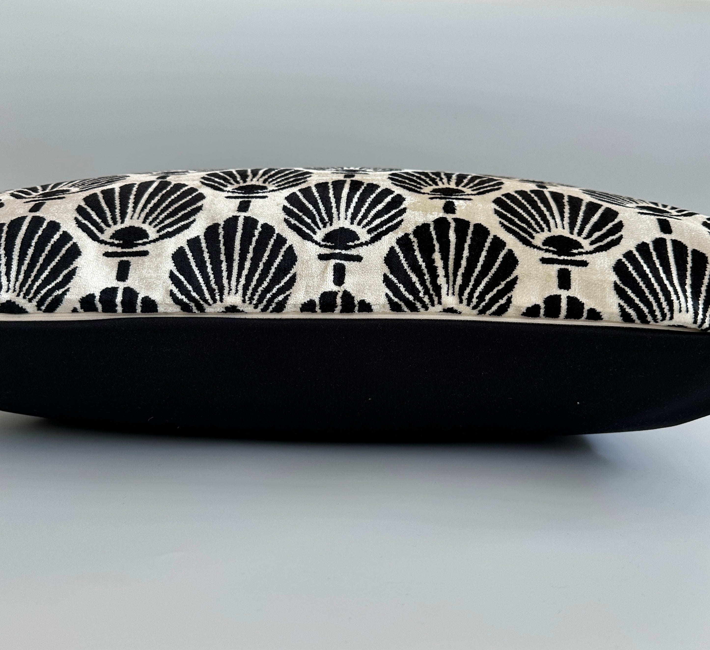 Black Chrysanthemum Silk Velvet Cushion Cover 24''x16'' / 60x40 CM