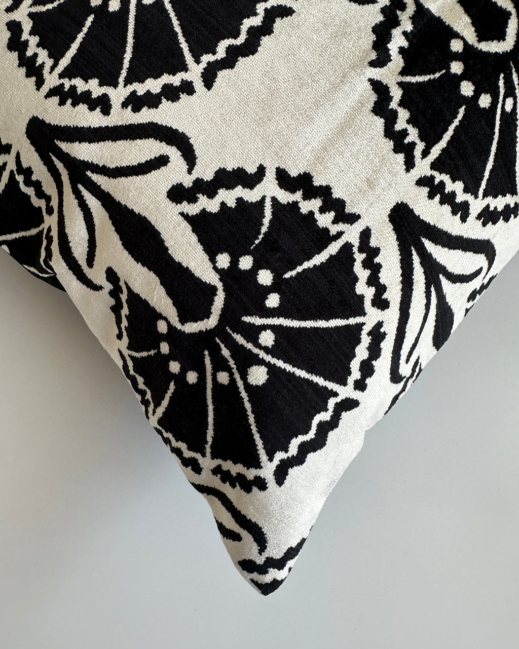 Black Carnations Silk Velvet Cushion Cover 24''x16'' / 60x40 CM