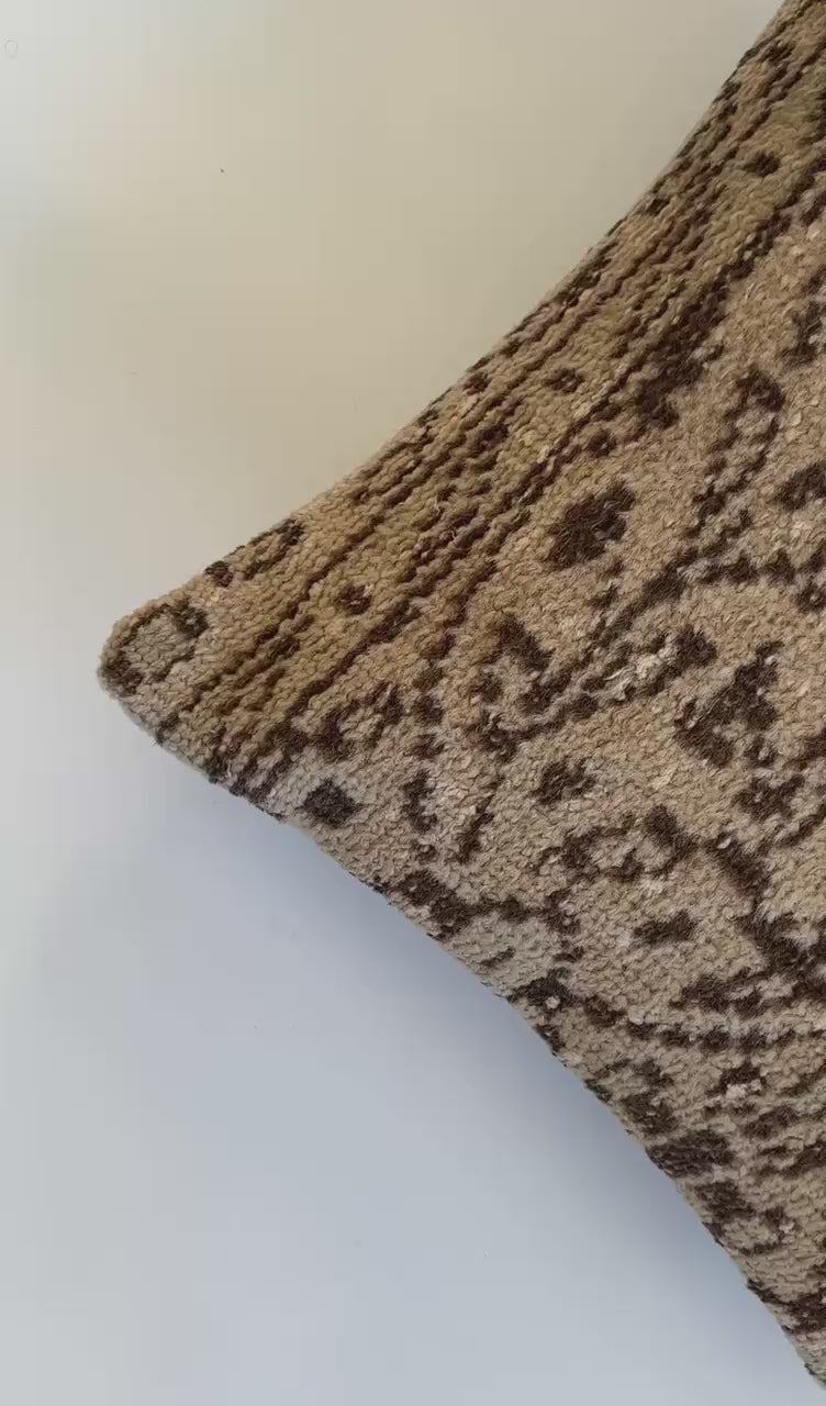 Handmade Beige Floral Rug Cushion Cover 16''x16'' / 40x40 CM