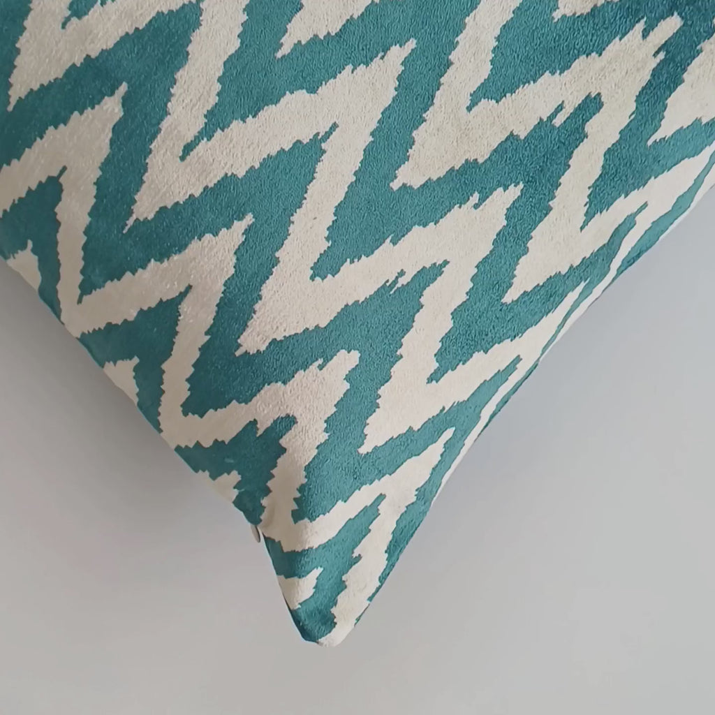 Turquoise Flame Velvet Cushion Cover 20''x20'' / 50x50 CM