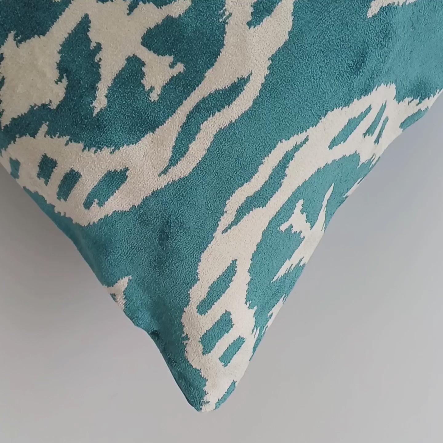 Turquoise Silk Ikat Velvet Cushion Cover 20''x20'' / 50x49 CM