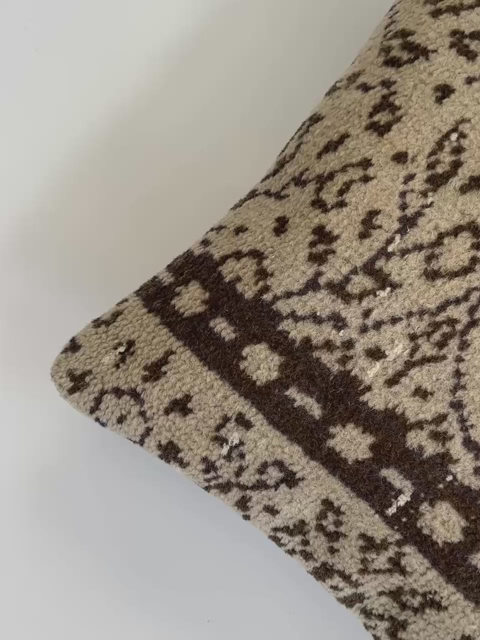 Carpet Cushion Cover 16''x16'' / 41x40 CM