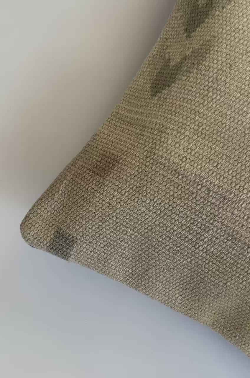 Handmade Textured Cream Turkish Rug Cushion Cover 18''x18'' / 44x43 CM